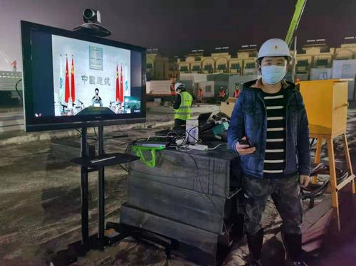 贾昊雯委员所在的南京普天通信有限公司协同中国电信天翼云、POLY公司为火神山、雷神山医院提供设备支持
