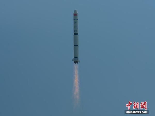 北京时间3月24日11时43分，2 中国在西昌卫星发射中心用长征二号丙运载火箭，成功将遥感三十号06组卫星发射升空。卫星顺利进入预定轨道，任务获得圆满成功。郭文彬 摄
