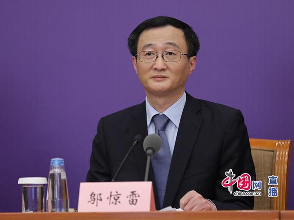 上海市卫生健康委主任、上海市中医药管理局局长邬惊雷 上海市卫生健康委主任、上海市中医药管理局局长邬惊雷