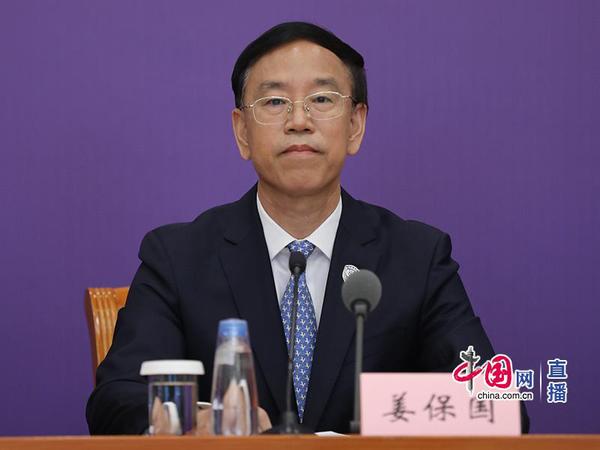 北京大学人民医院院长、援鄂抗疫医疗队领队姜保国