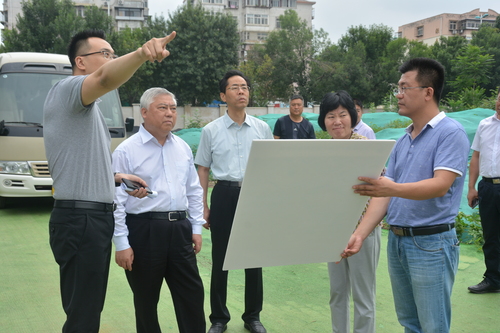 四版履职为民配图：2018年7月10日，盛茂林主席带队赴红桥区调研棚户区改造情况为民生工作建言