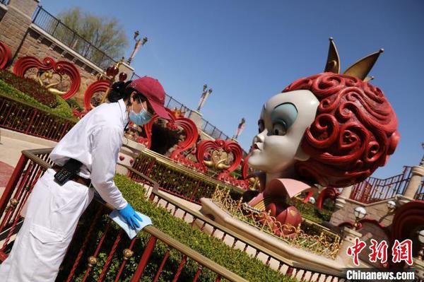 保洁团队每天都会执行全方位的清洁和消毒举措。迪士尼供图