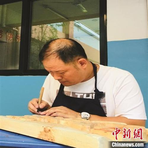 浙江台州书刻匠人：“叩刀问道”镌刻时代记忆
