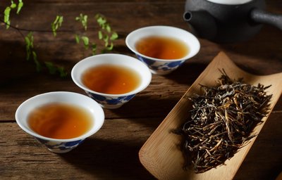 为茶农引入思想“活水”