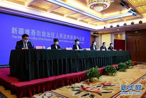 7月20日，新疆维吾尔自治区人民政府新闻办在乌鲁木齐市举行新闻发布会，介绍乌鲁木齐市新冠肺炎疫情和防控工作并答记者问。新华社记者 宋彦桦 摄