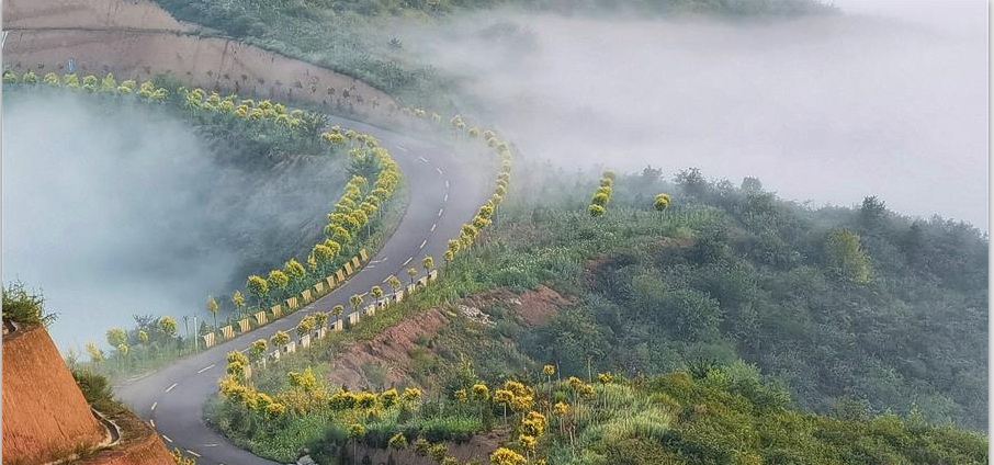 黄土高原上的旅游示范路