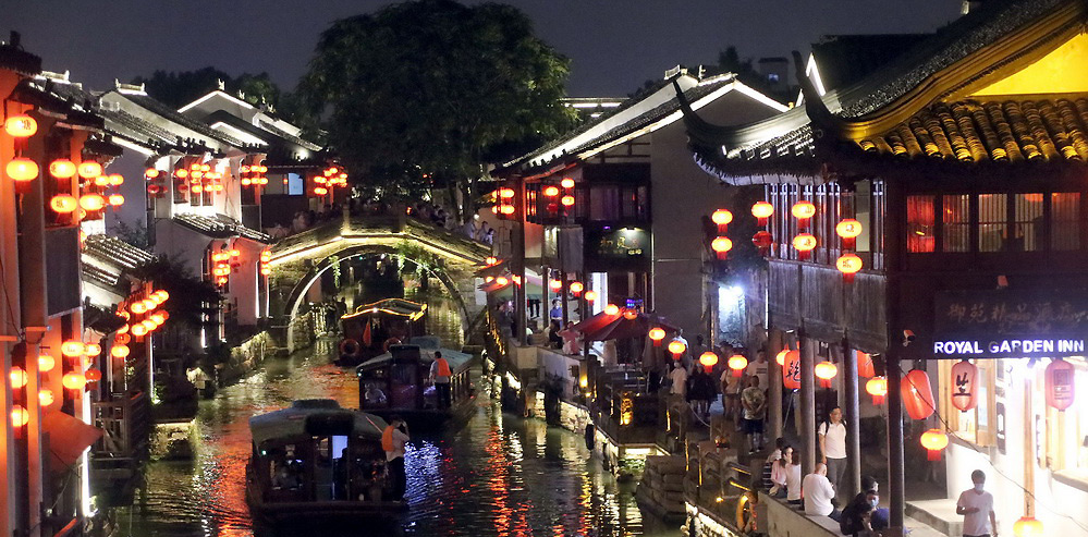 苏州：夜游古山塘 快乐享清凉