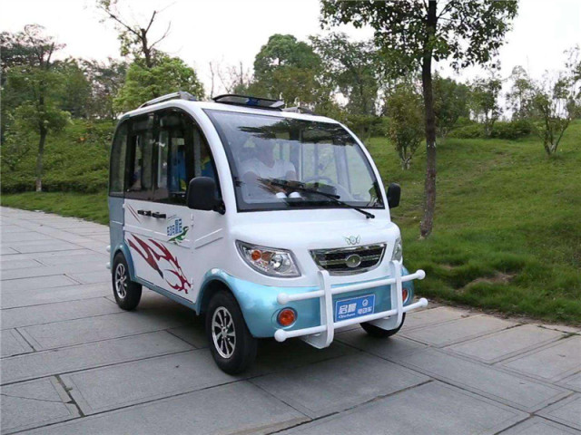 “老年代步车”，在质疑中坚挺