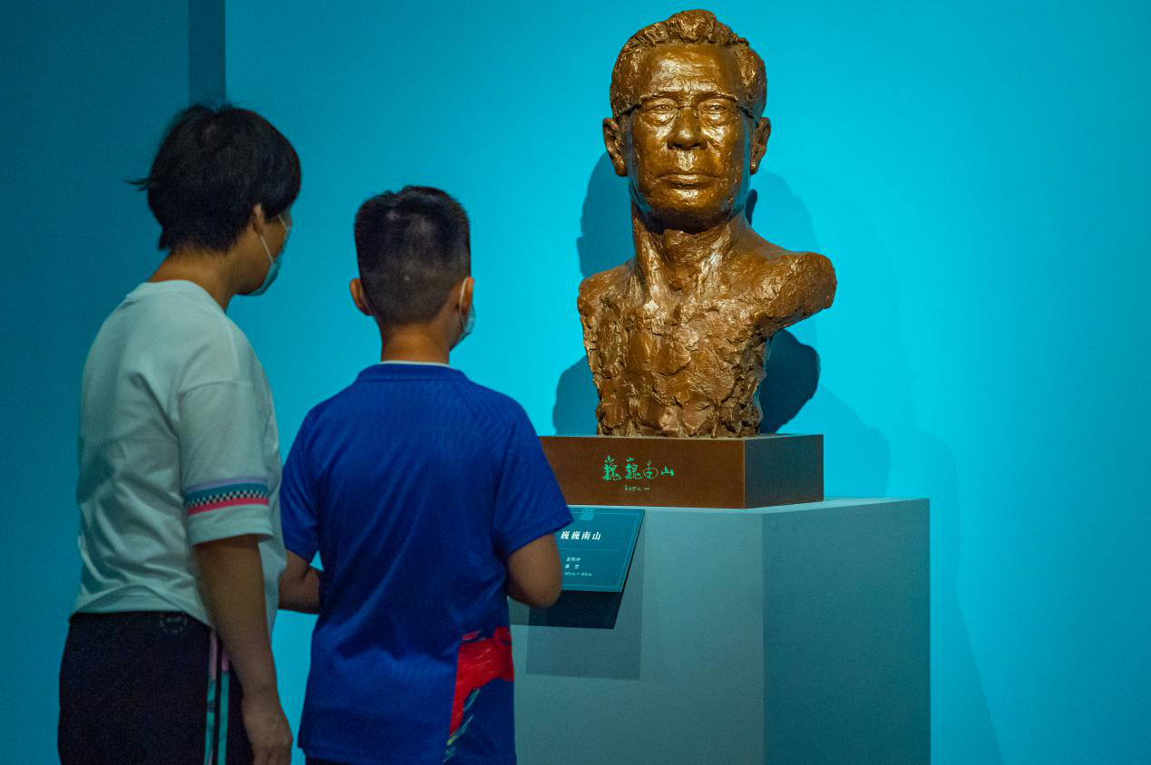 “众志成城——抗疫主题美术作品展”在国家博物馆展出