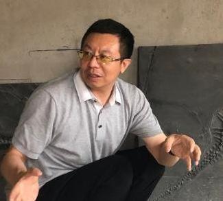 化石“迷”王军有：是“化石文化传播使者”也是“药罐子”馆长