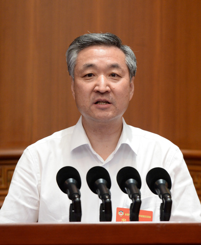 黄巍东
