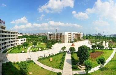 宋浩元：《以实干助推民族振兴、国家富强、人民幸福》