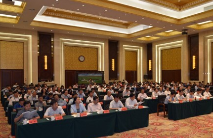 提振发展信心 履行社会责任