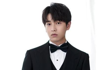 彭昱畅：新生代绩优股