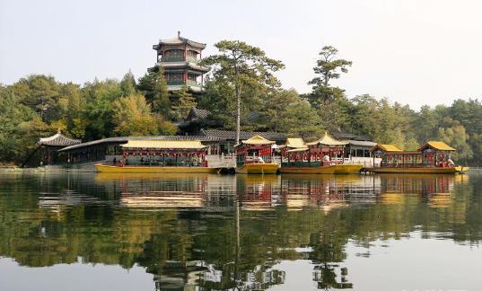 秋染避暑山庄