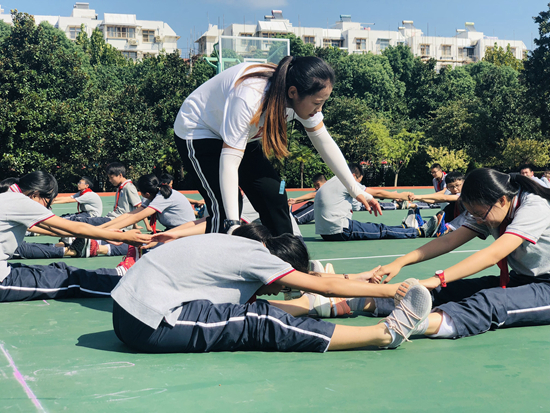 这所中学的体育老师为何都能当班主任