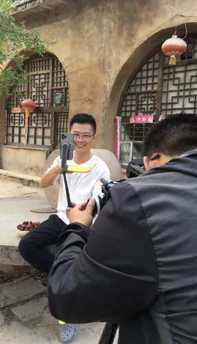 白玉亮在直播　受访者供图