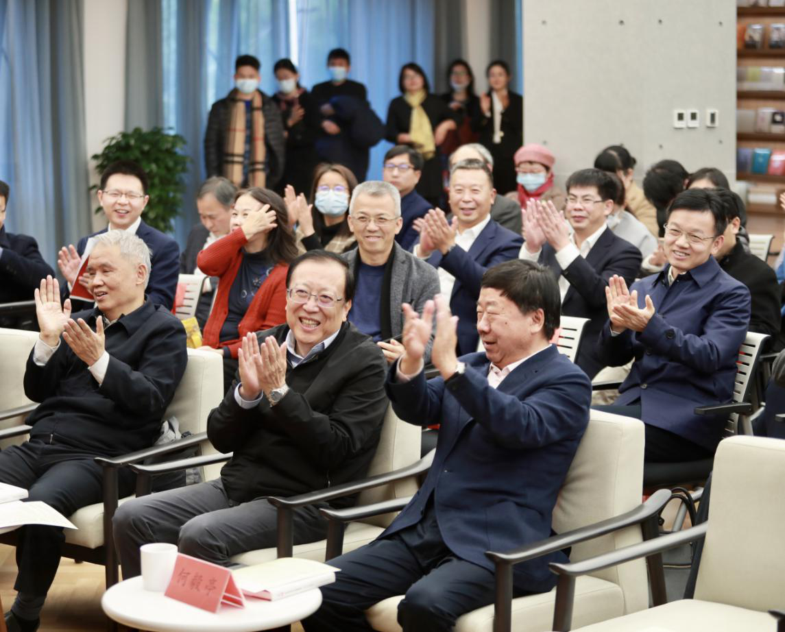 《大局：知名学者共论中国新发展》：用学术讲政治 