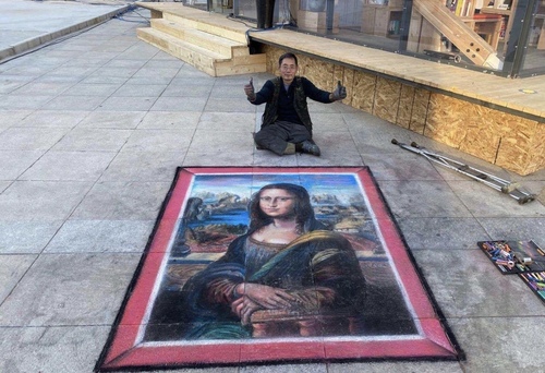 经过多年的努力，从兰桂可以模仿画出各种复杂的世界名画，老虎、狮子、中国龙等动物在他笔下也是栩栩如生，其中最拿手的是画蒙娜丽莎。