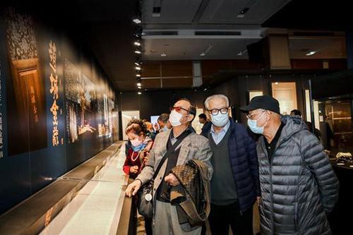 “国宝孤本《赵城金藏》暨唐宋重要佛教典籍特展”展厅现场。