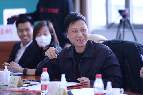 海淀区政协委员，北京阜康丽洁物业管理有限公司董事长兼总经理 王德昕