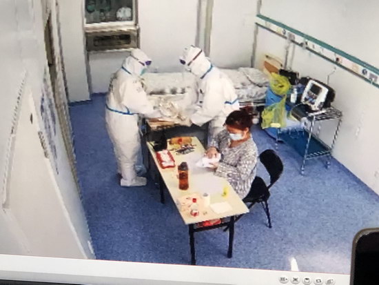 大连新冠感染者隔离病房内参加研招考试
