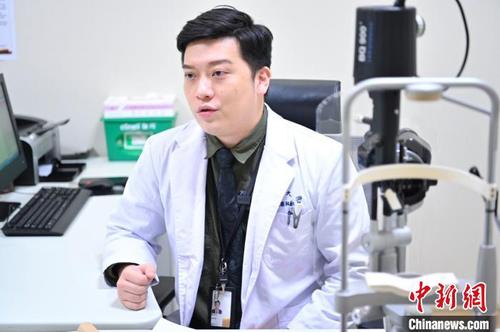 徐正杰接受中新网记者采访时表示，粤港澳大湾区机会多，发展空间大 陈骥旻 摄