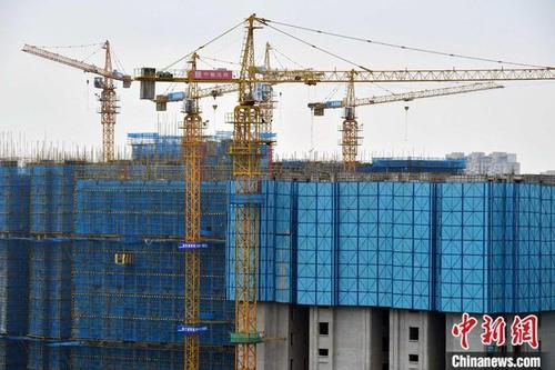 资料图：一处房地产项目正在建设中。 中新社记者 张斌 摄