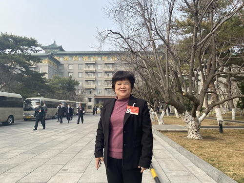 杜丽群委员