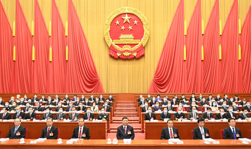3月5日，第十三届全国人民代表大会第四次会议在北京人民大会堂开幕。党和国家领导人习近平、李克强、汪洋、王沪宁、赵乐际、韩正、王岐山等出席，栗战书主持大会。 新华社记者 李学仁 摄