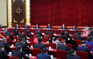 习近平看望参加政协会议的医药卫生界教育界委员