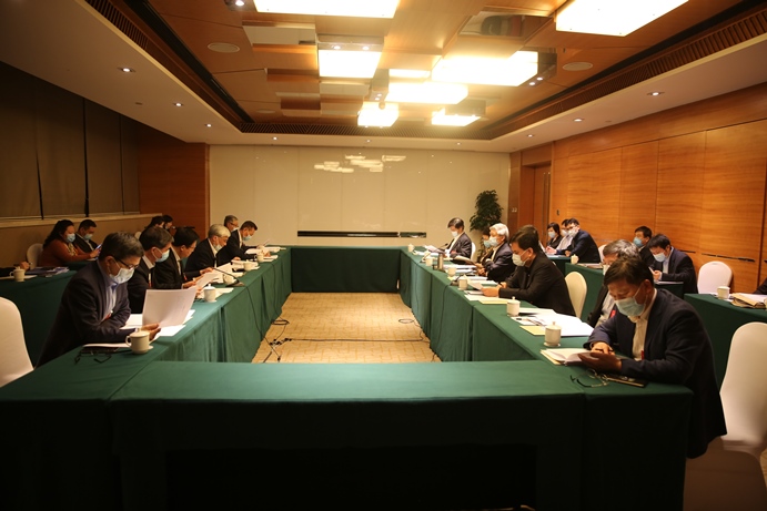 民盟中央理论学习中心组举行集体学习