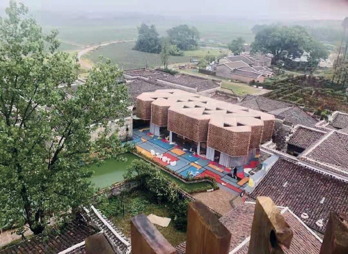 村庄换新颜　村民生活美