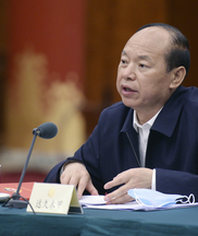 达久木甲：  加强民族地区就业监管