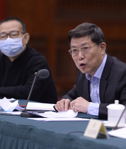 国务院参事，友成企业家扶贫基金会常务副理事长汤敏：  推动东西部产业转移