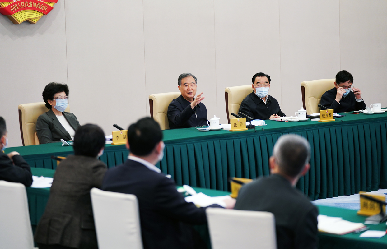 全国政协召开双周协商座谈会 围绕“推动民族地区多渠道就业”协商议政 汪洋主持