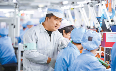 宁夏小伙靠双手摆脱贫困 