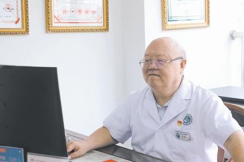 “做人民爱戴的苍生大医！”