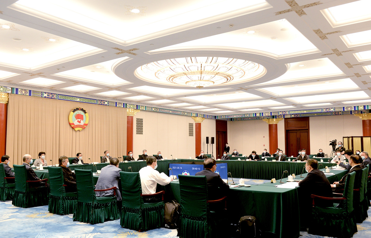   全国政协召开双周协商座谈会 围绕“在重点领域加快启动新的国家科技重大专项”协商议政 汪洋主持