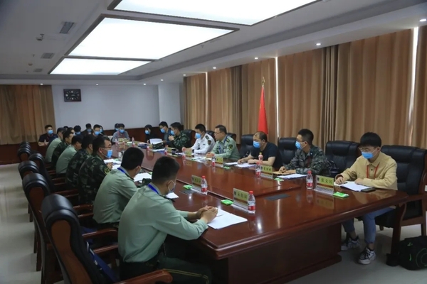 02召开网媒记者见面会.webp