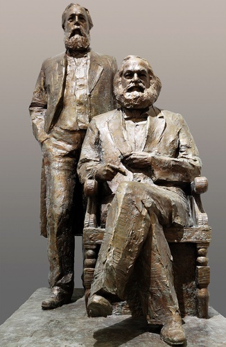 吴为山《伟大的导师——马克思、恩格斯》（雕塑） 2015 中国美术馆藏