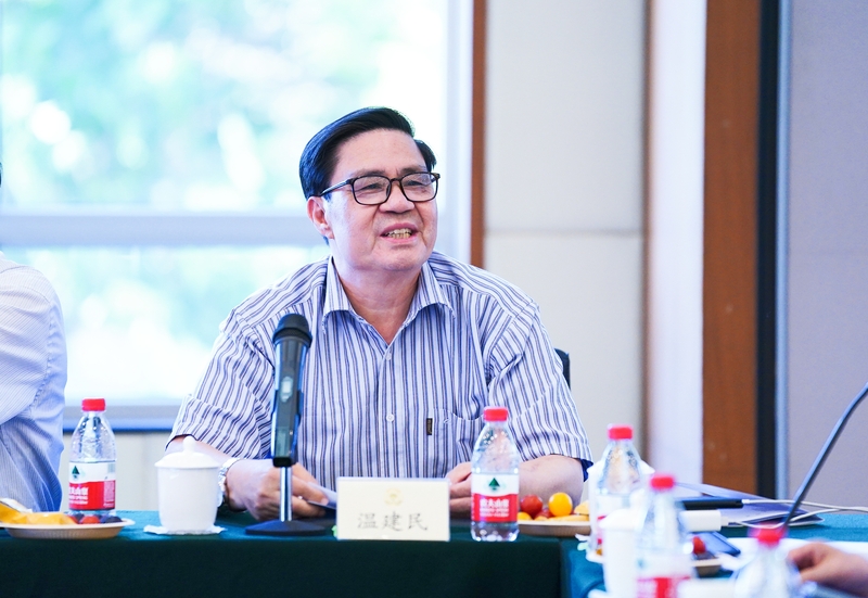温建民  十二届全国政协委员、首都名中医、北京科技大学天津学院大健康学院院长兼中医研究院院长