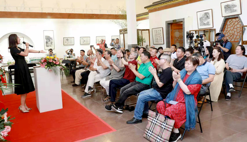 “丹青妙境”赖坤文书画展开幕现场。