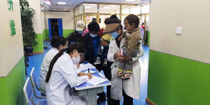 健康边疆行儿童先心病义诊筛查活动再次在青海玉树州启动3