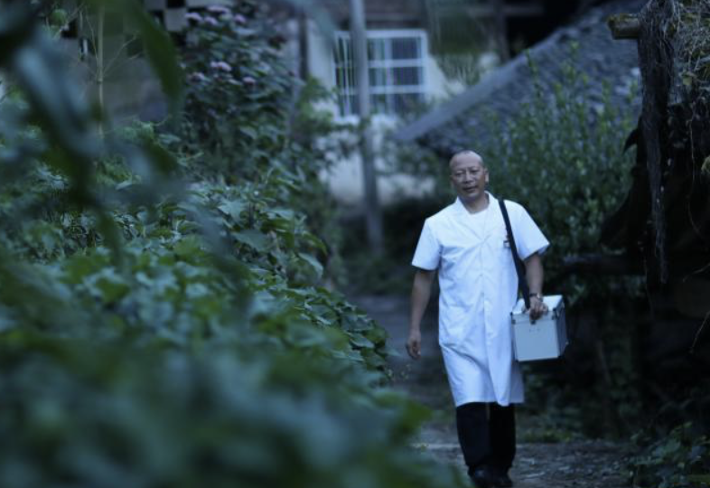 贵州绥阳：“70后”村医守护村民健康30年