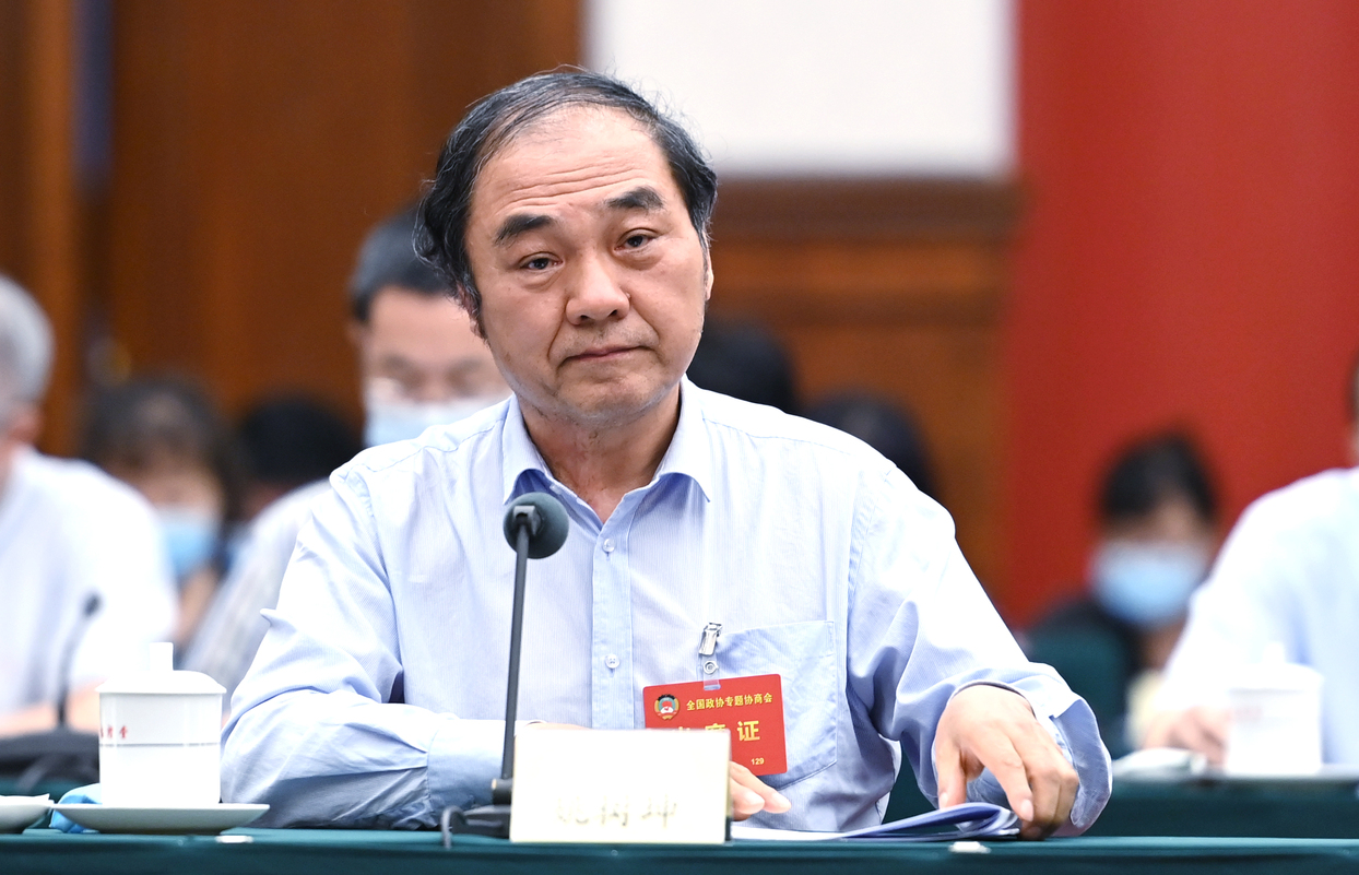    委员发言