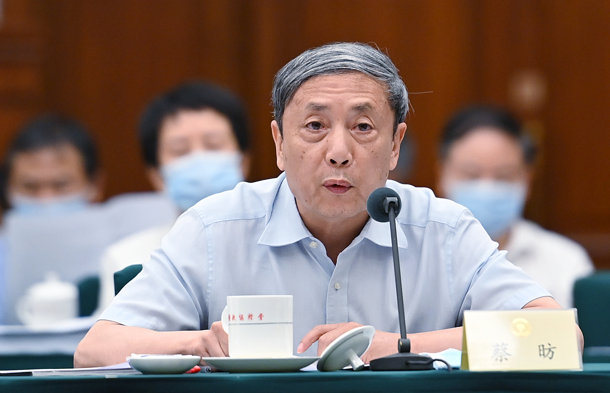     委员发言