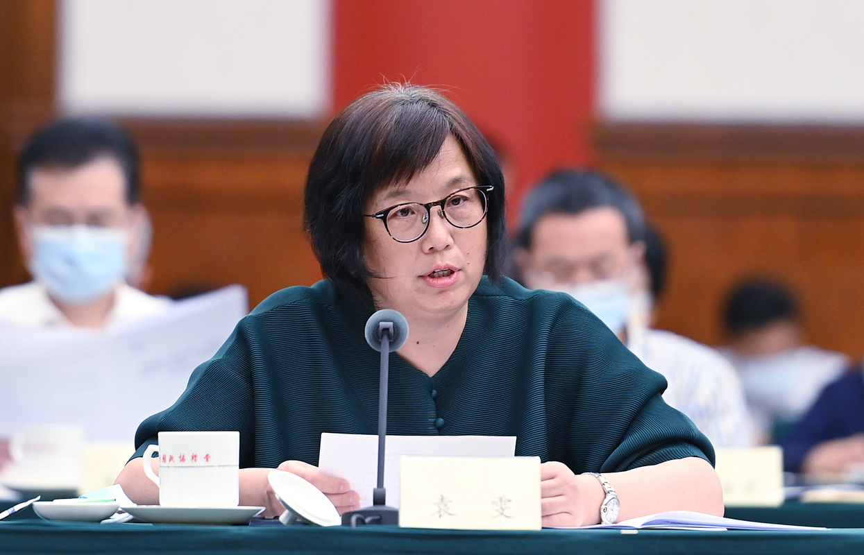      委员发言