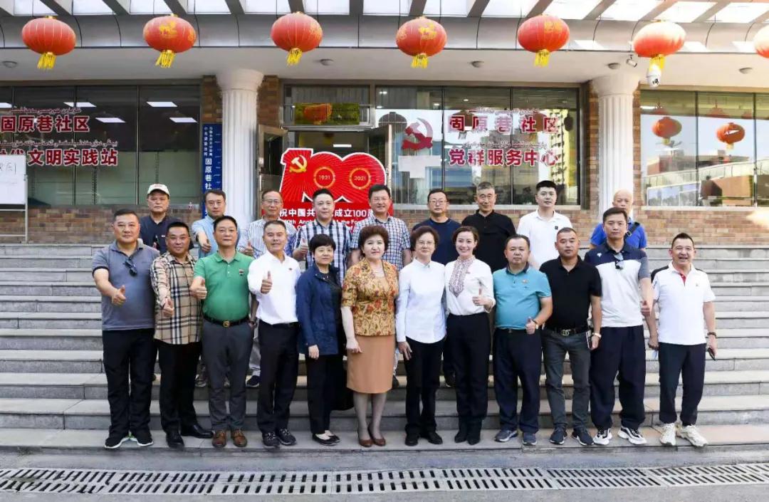 闫小培率海外侨胞代表团赴新疆考察