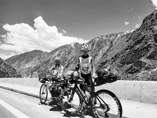 骑迹车队挑战滇藏线 采访对象供图